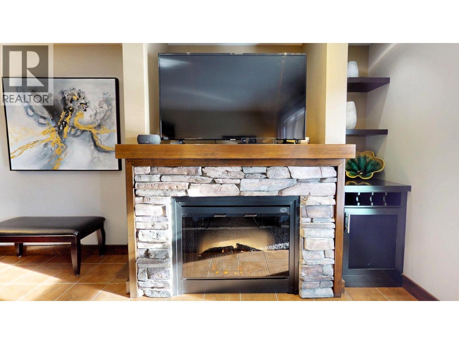 800 BIGHORN Boulevard Unit# 825 E, Radium Hot Springs