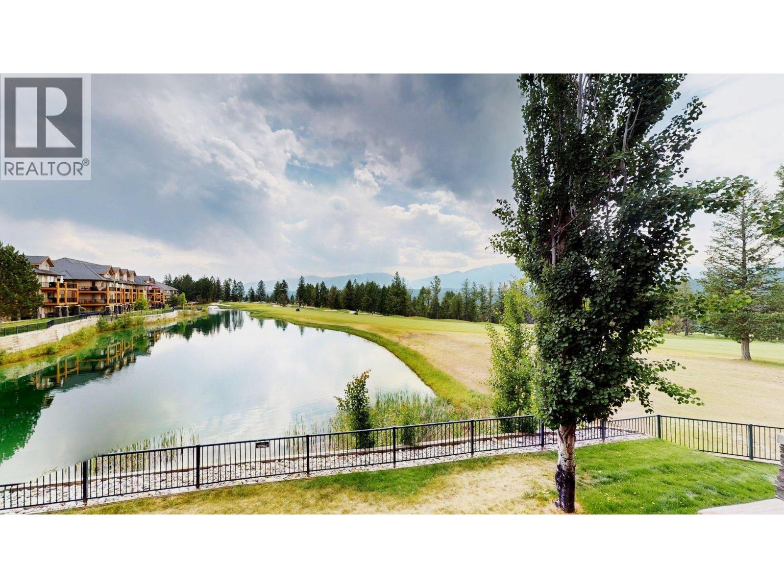 800 BIGHORN Boulevard Unit# 825 E, Radium Hot Springs