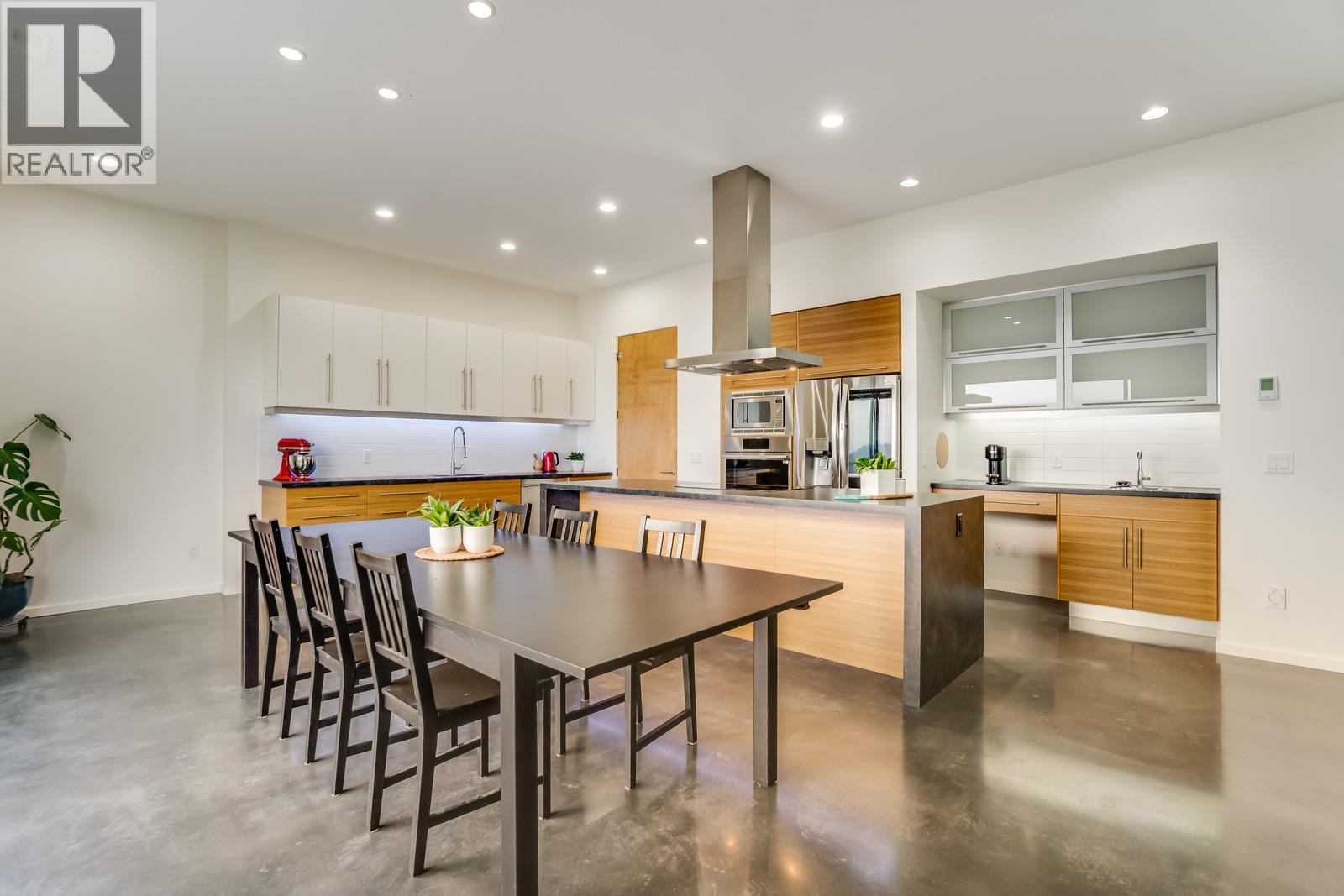  1040 Henderson Drive, Kelowna