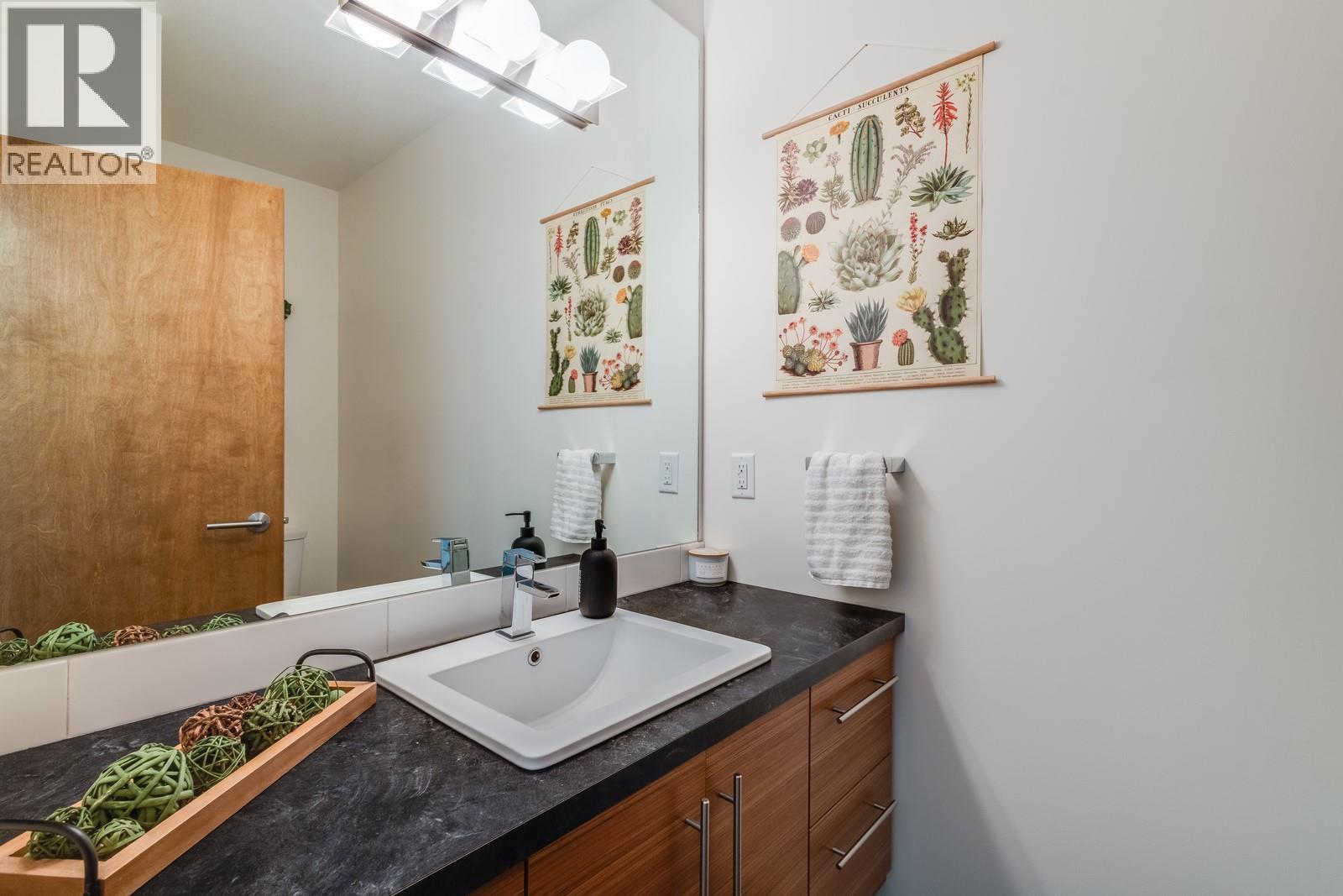  1040 Henderson Drive, Kelowna