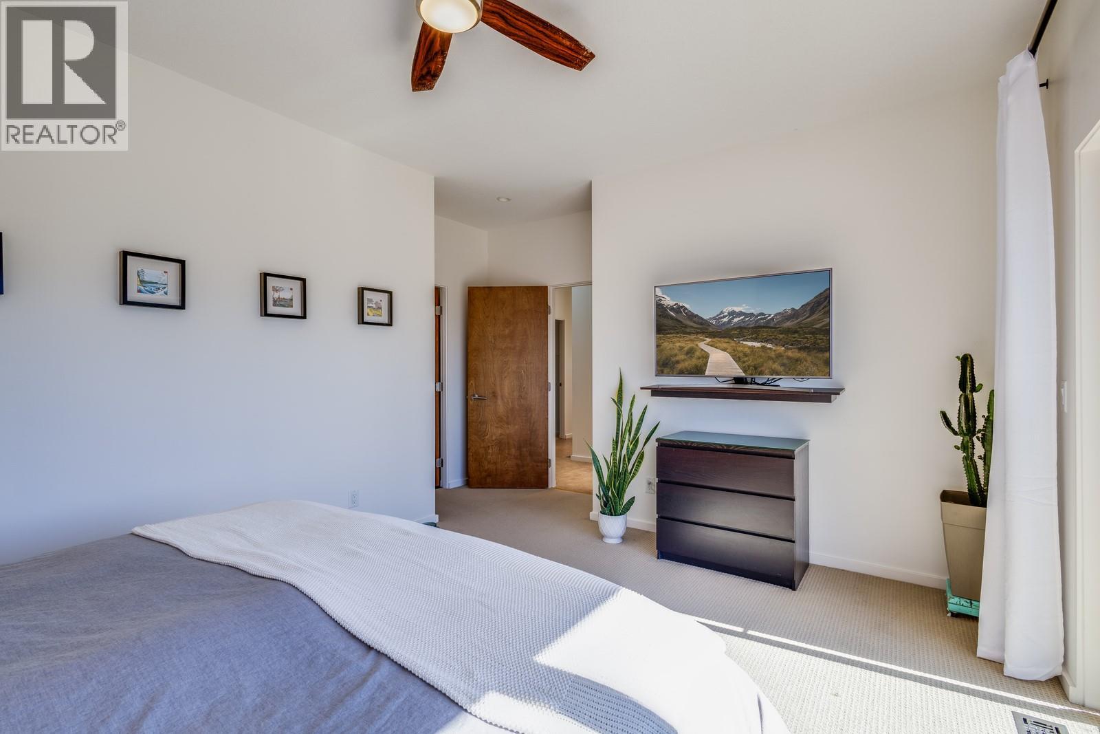  1040 Henderson Drive, Kelowna