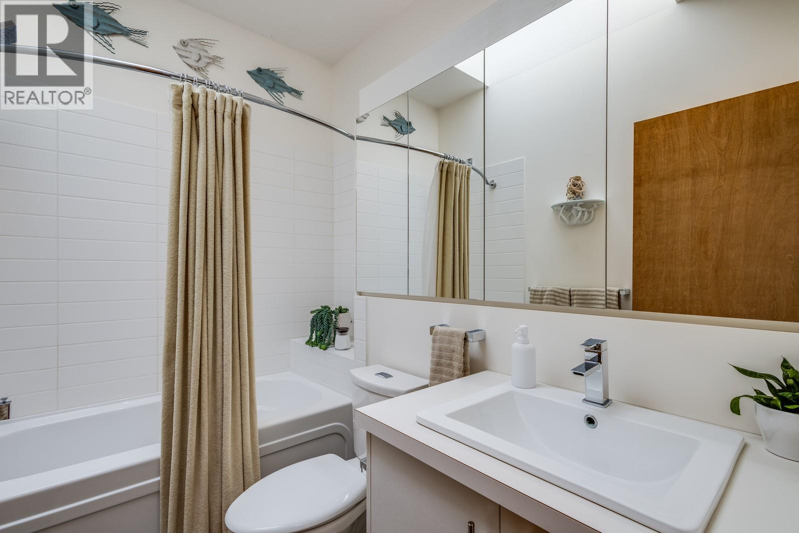  1040 Henderson Drive, Kelowna