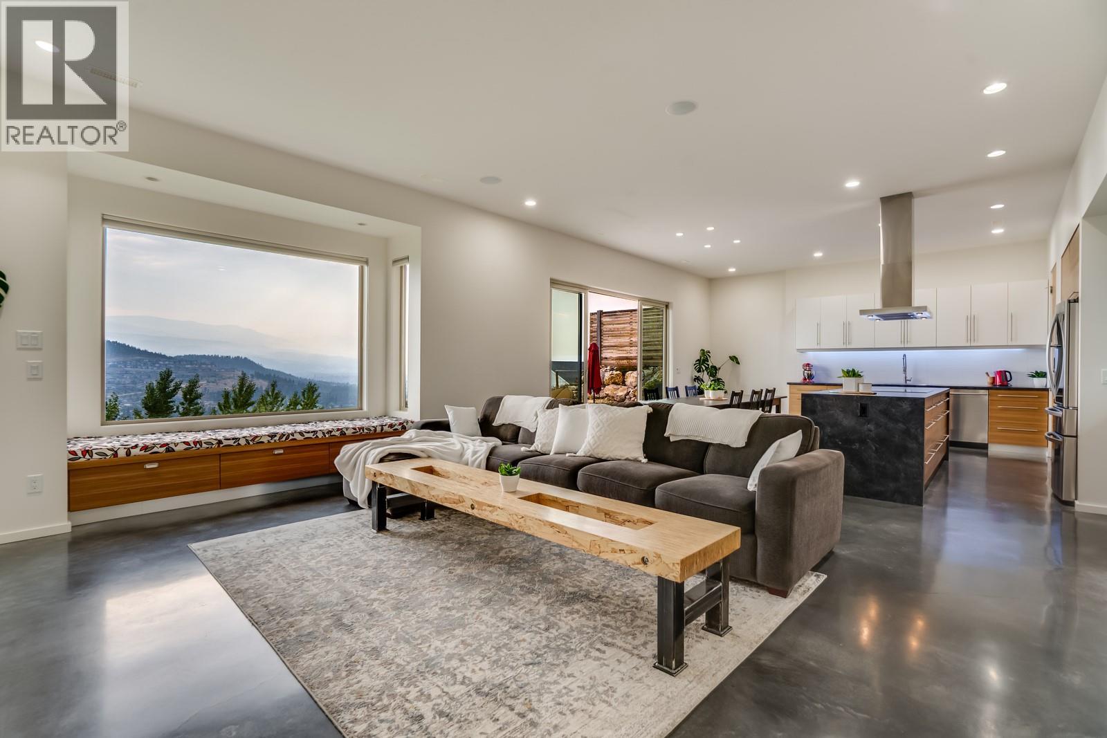  1040 Henderson Drive, Kelowna