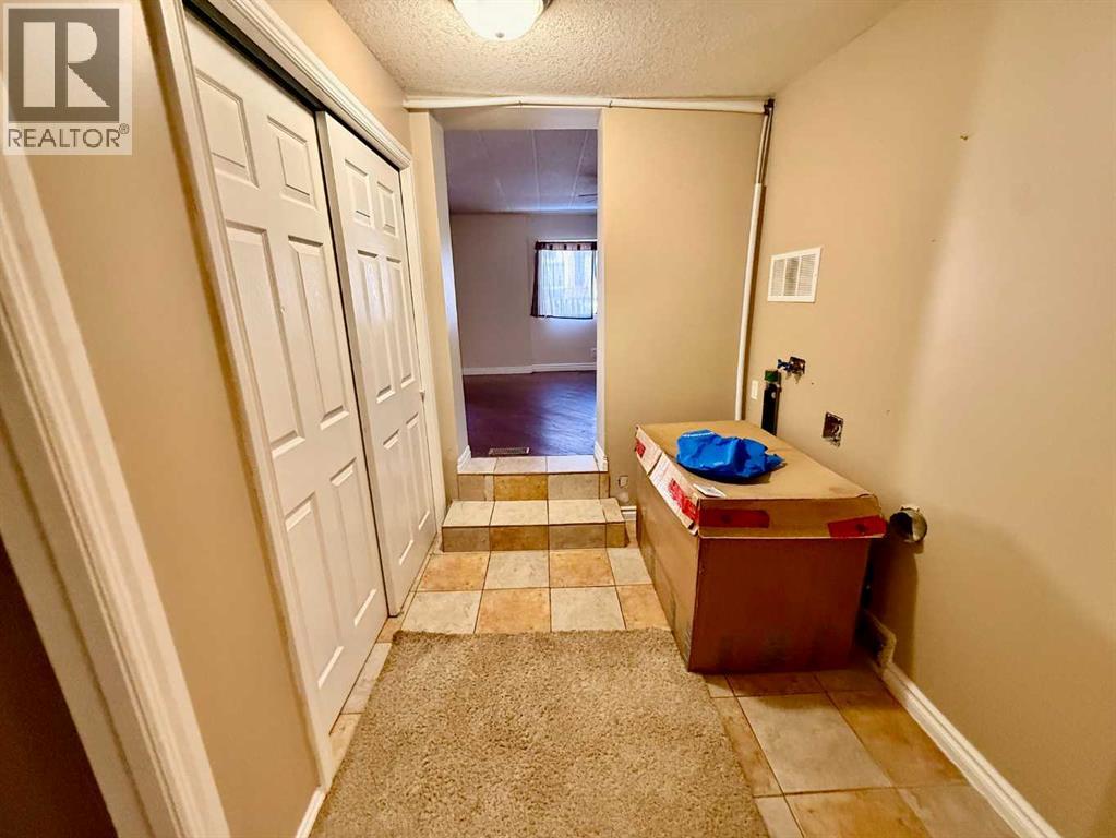 11, 1609 14 STREET - 8