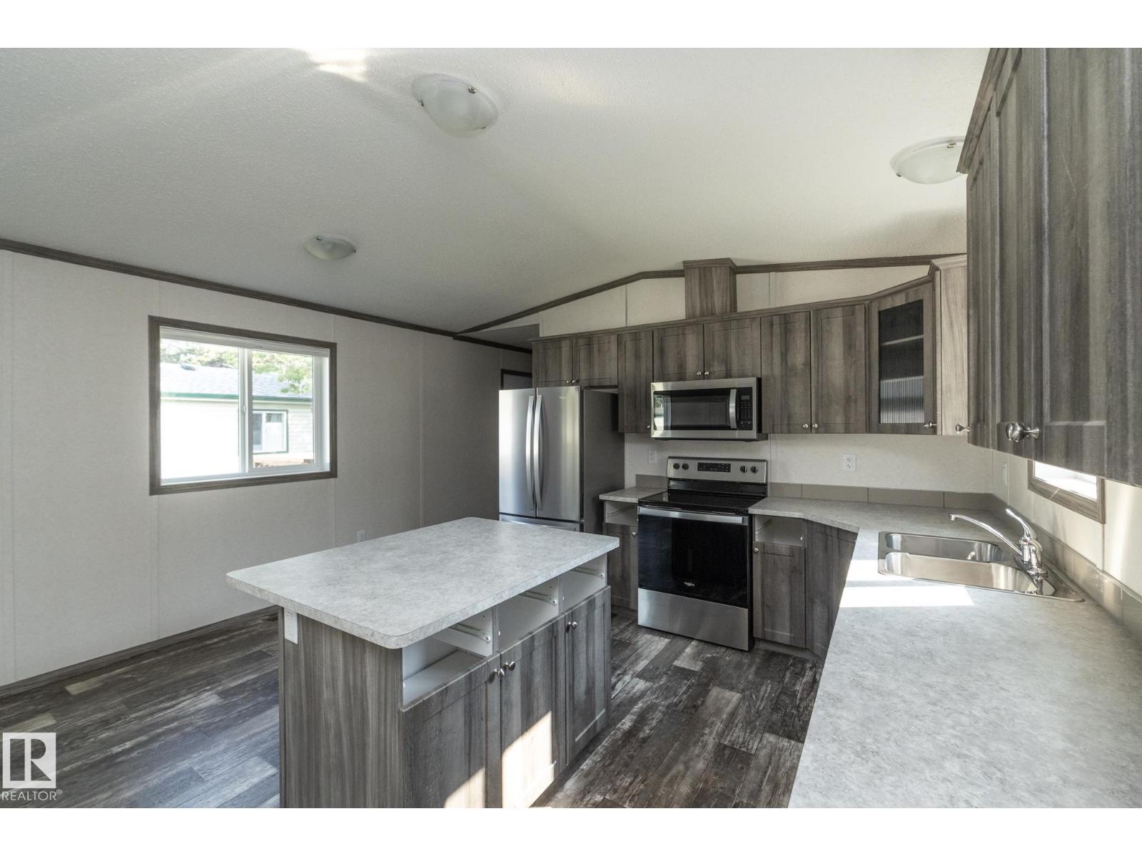 74 Willow Park ES, Leduc