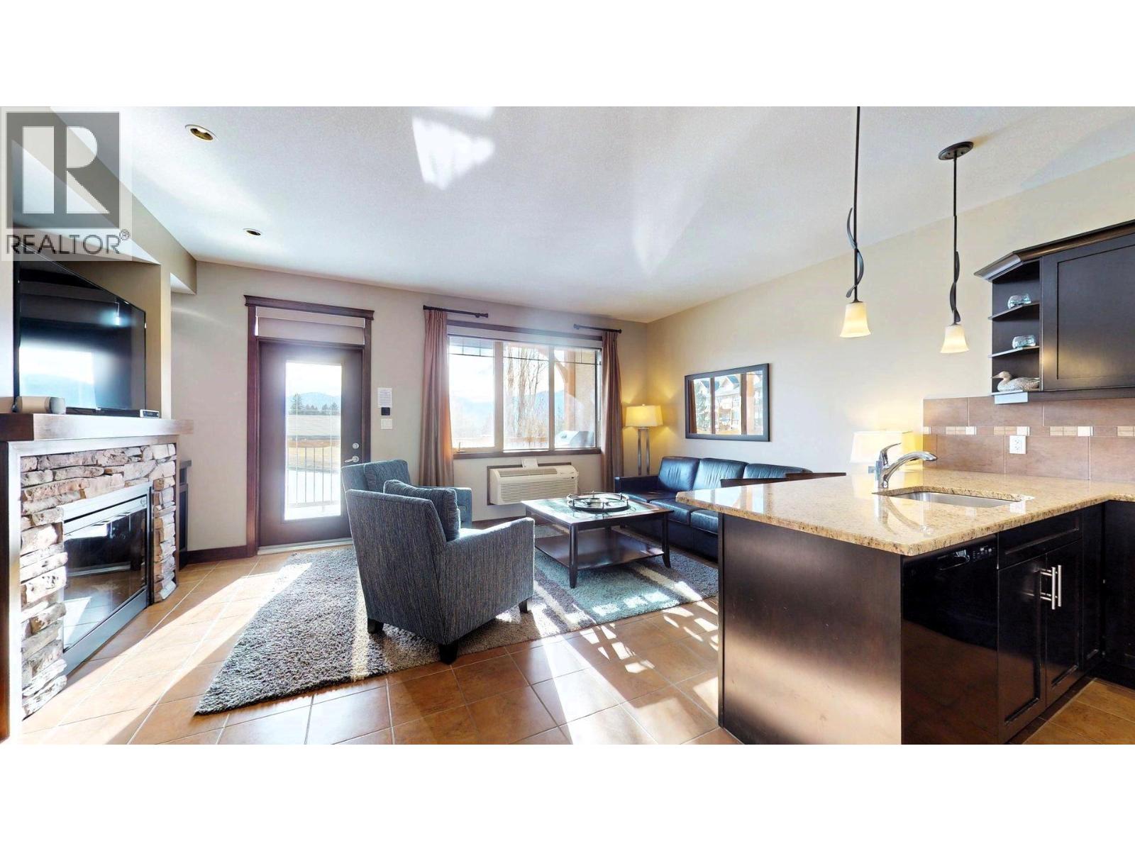 800 BIGHORN Boulevard Unit# 825 D, Radium Hot Springs