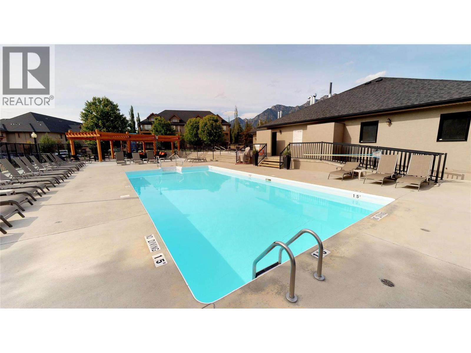 800 BIGHORN Boulevard Unit# 825 D, Radium Hot Springs