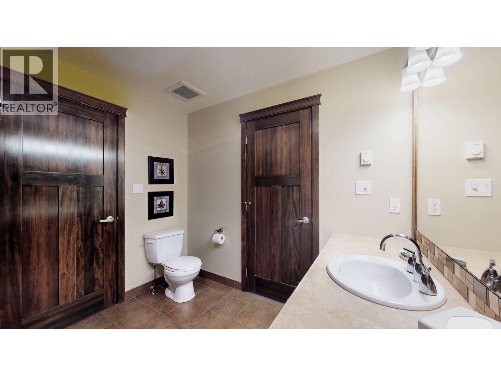 800 BIGHORN Boulevard Unit# 825 D, Radium Hot Springs