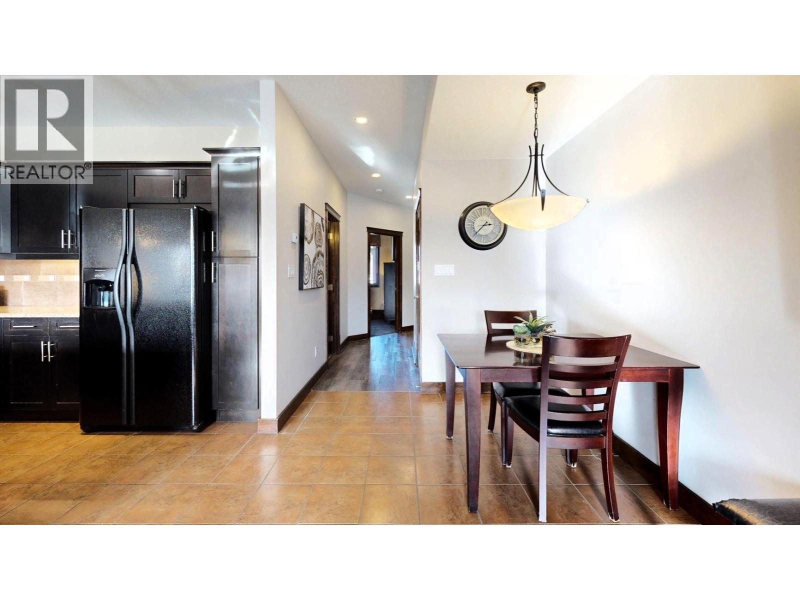 800 BIGHORN Boulevard Unit# 825 D, Radium Hot Springs