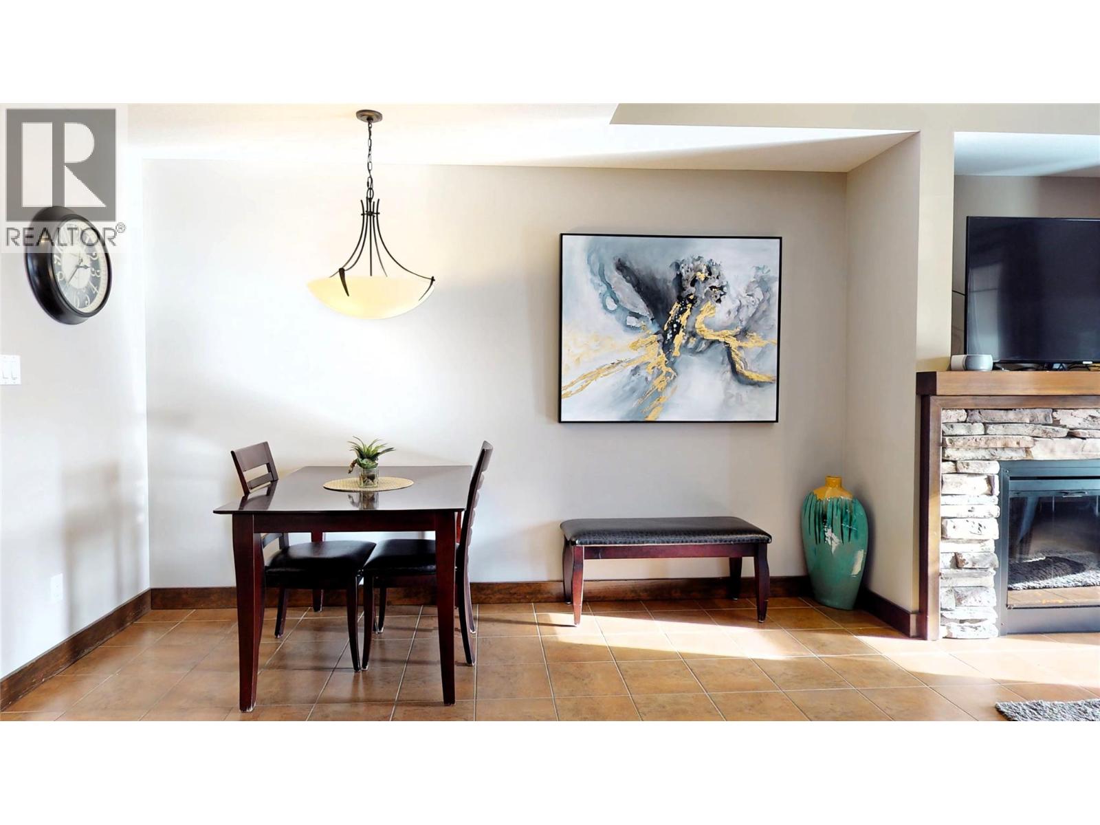 800 BIGHORN Boulevard Unit# 825 D, Radium Hot Springs