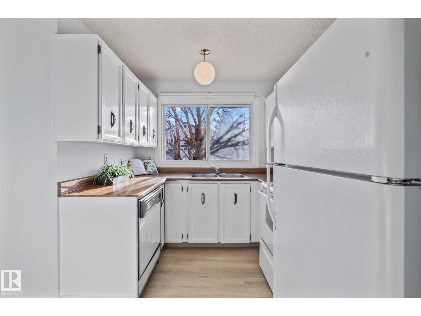 5612 92C AV NW, Edmonton