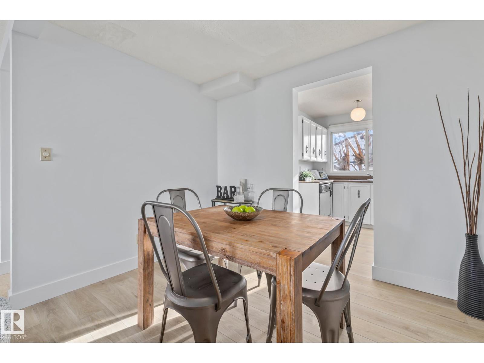 5612 92C AV NW, Edmonton