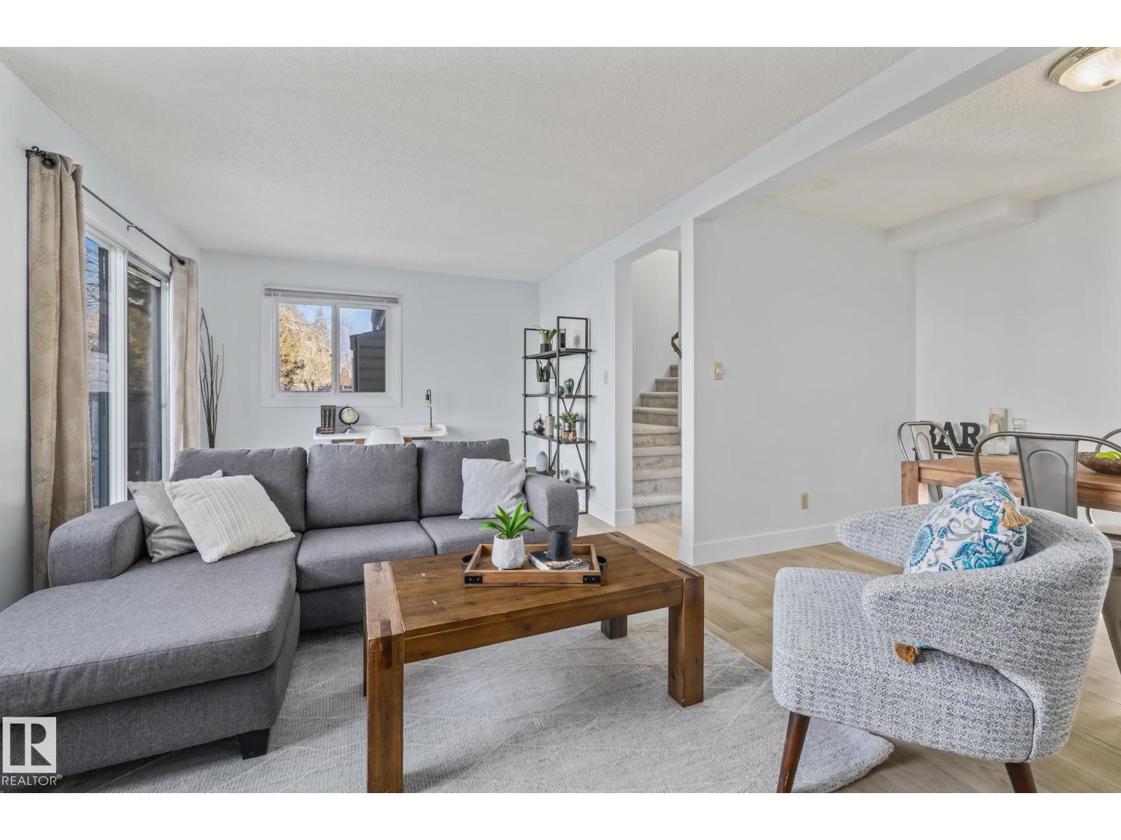 5612 92C AV NW, Edmonton