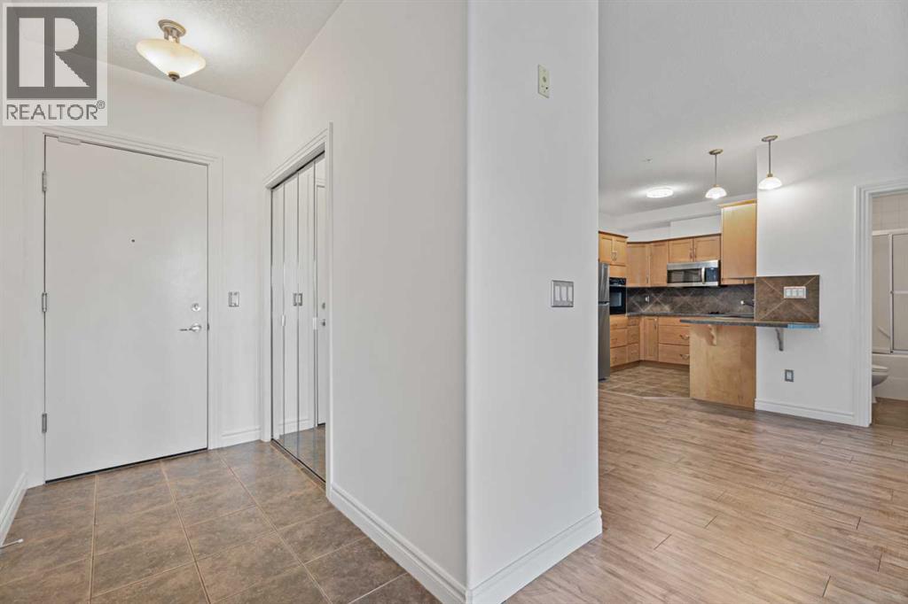 Single Family House for Sale in    Avenue NW Varsity Calgary 