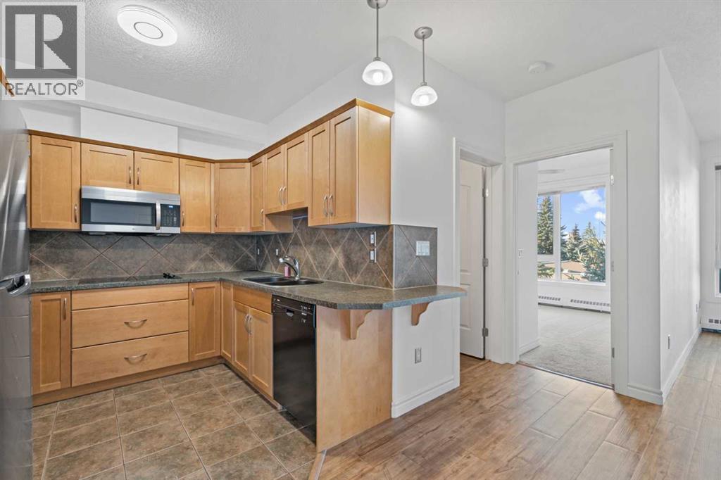 Single Family House for Sale in    Avenue NW Varsity Calgary 