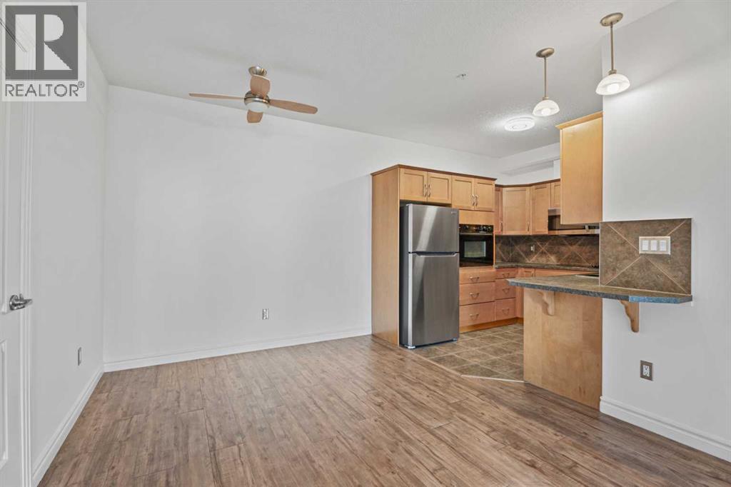 Single Family House for Sale in    Avenue NW Varsity Calgary 