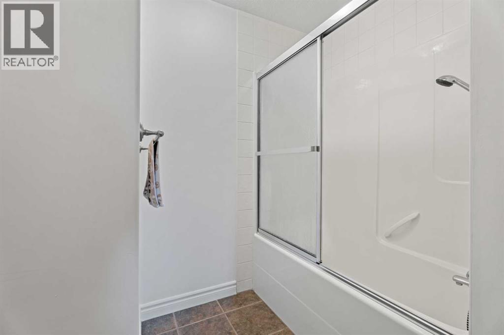 Single Family House for Sale in    Avenue NW Varsity Calgary 