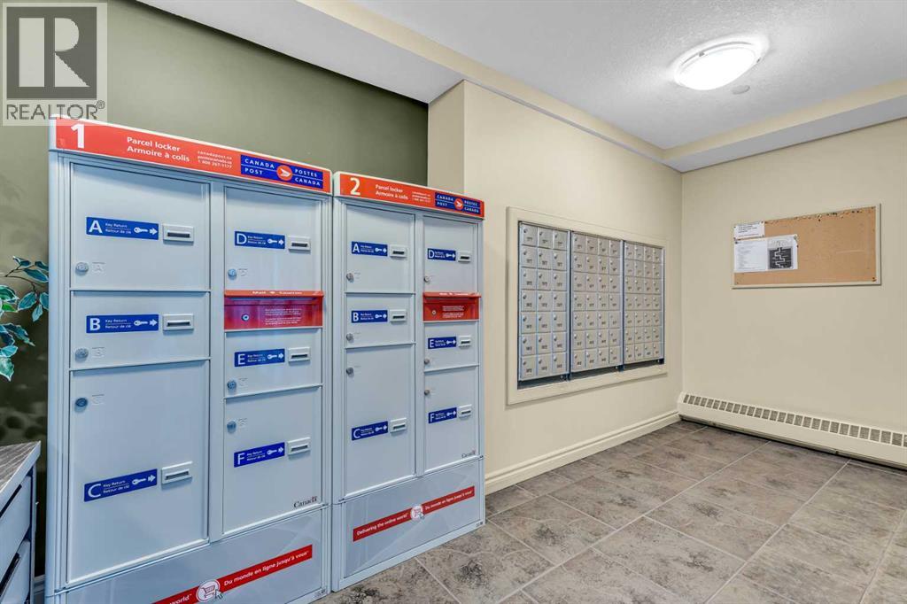 Single Family House for Sale in    Avenue NW Varsity Calgary 