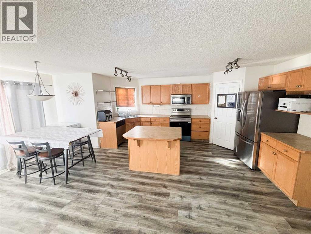 531 STONEGATE ROAD NW - 17