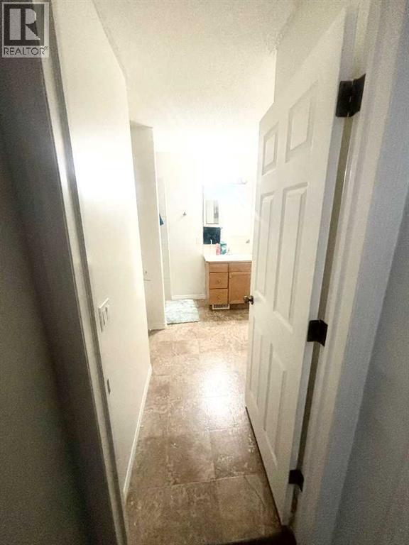 531 STONEGATE ROAD NW - 22