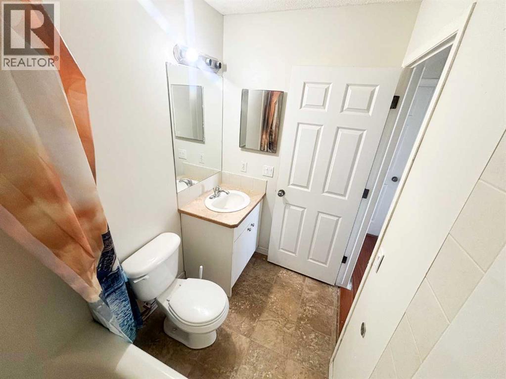 531 STONEGATE ROAD NW - 21