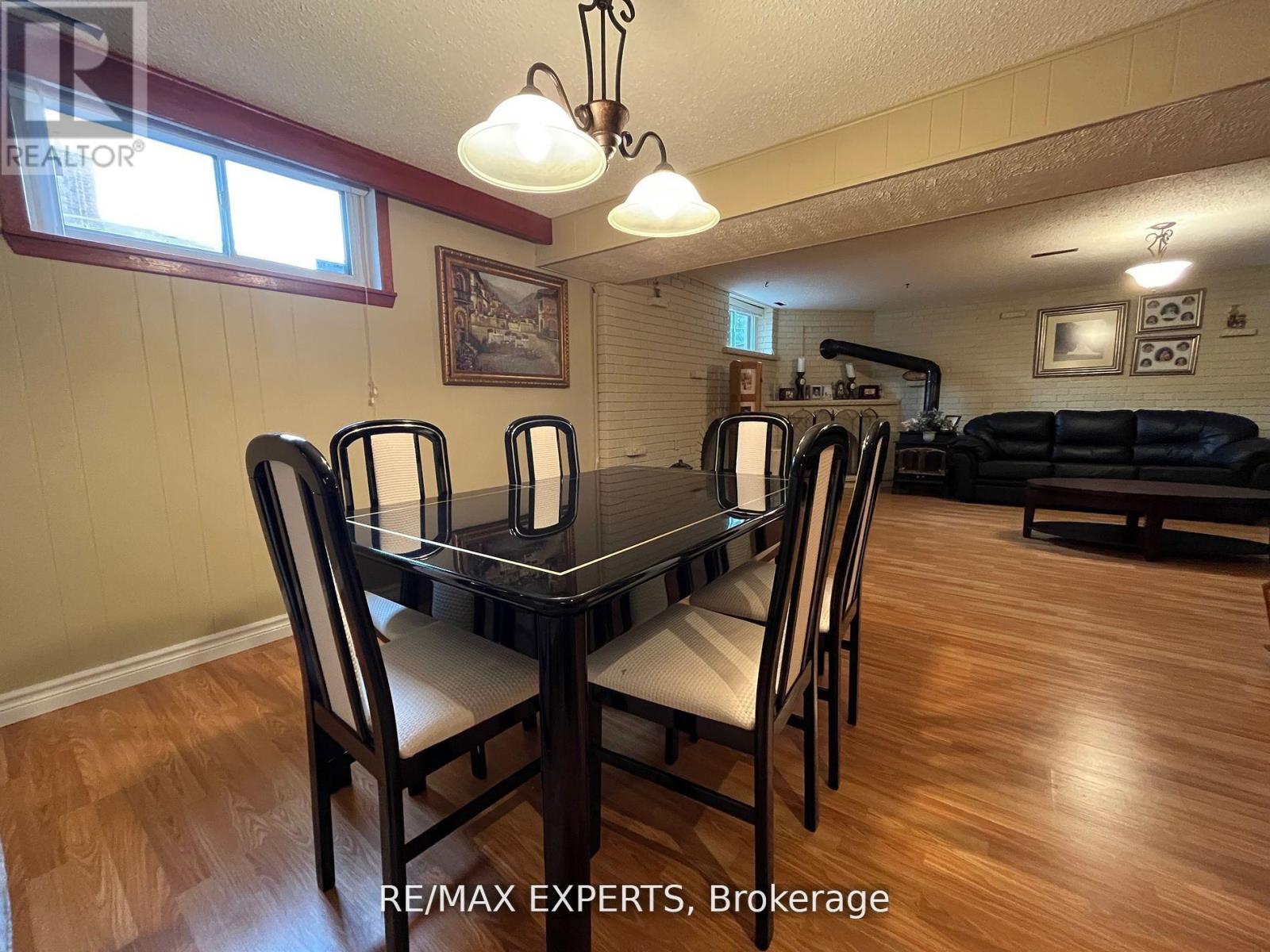 12 BLUE HAVEN CRESCENT - Photo 4 of 16, Toronto (Humbermede), Ontario