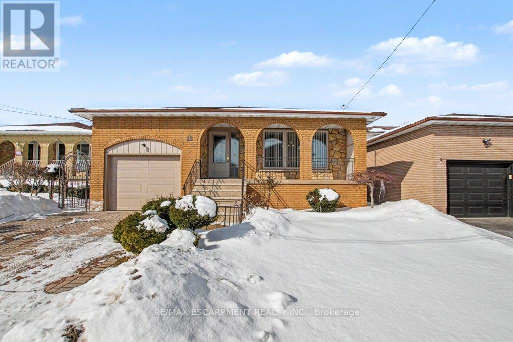18 RIDLEY DRIVE - 1