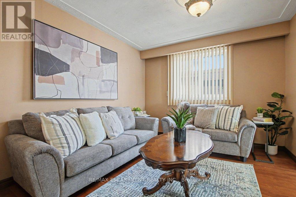 18 RIDLEY DRIVE - 10