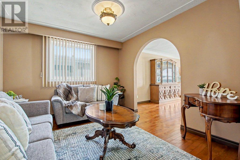18 RIDLEY DRIVE - 11
