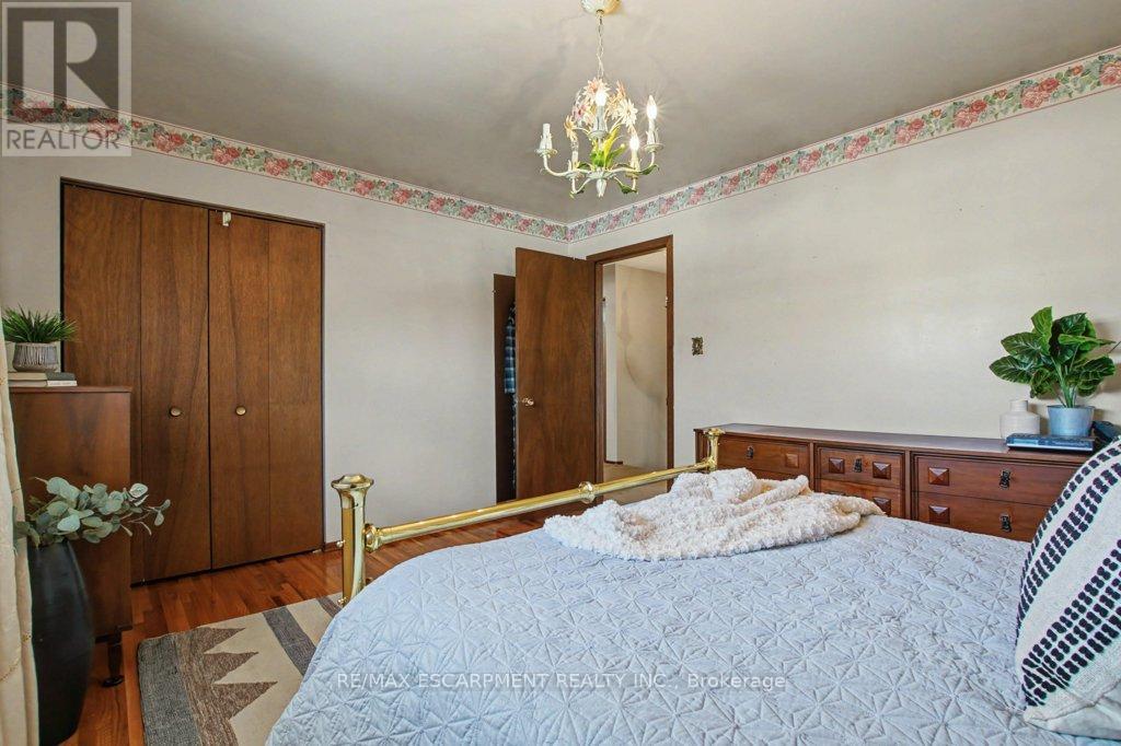 18 RIDLEY DRIVE - 19