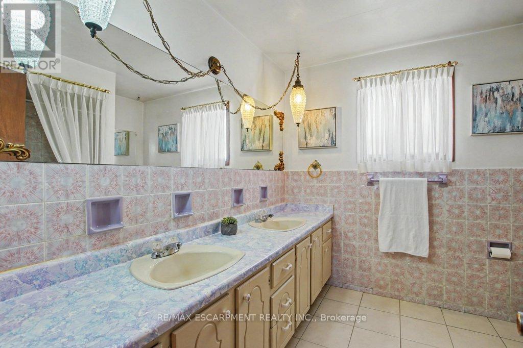 18 RIDLEY DRIVE - 23