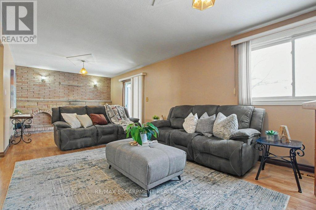 18 RIDLEY DRIVE - 26