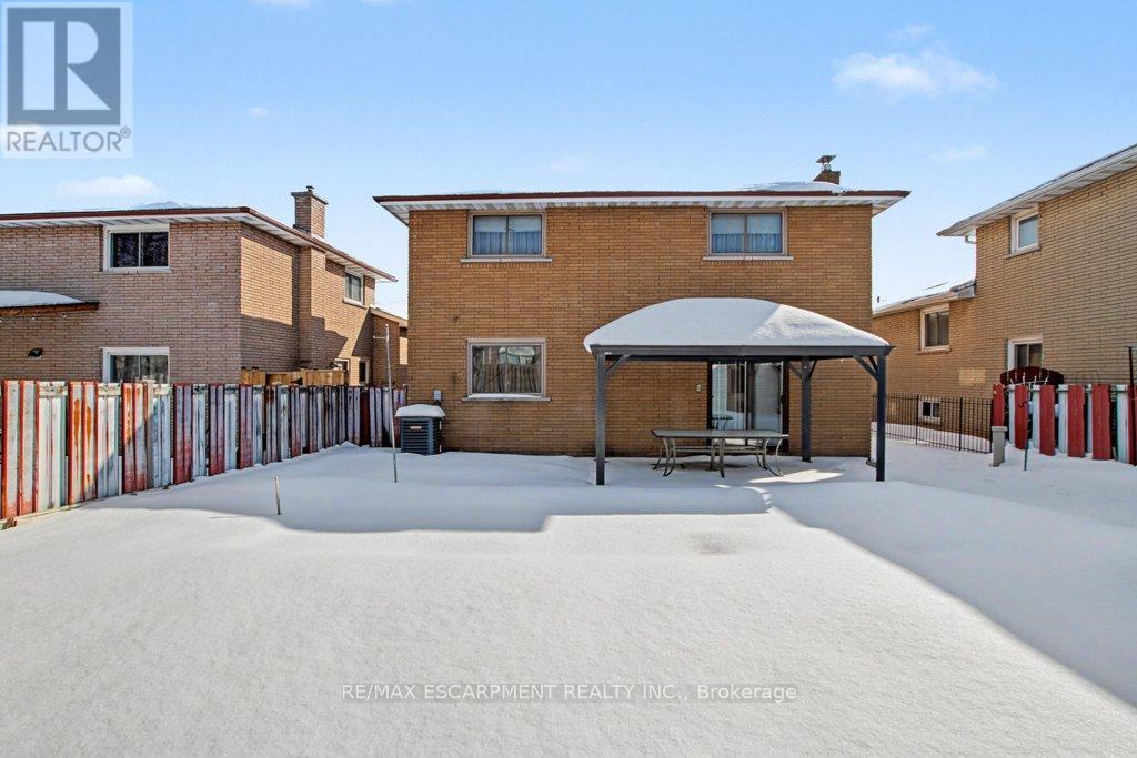 18 RIDLEY DRIVE - 40