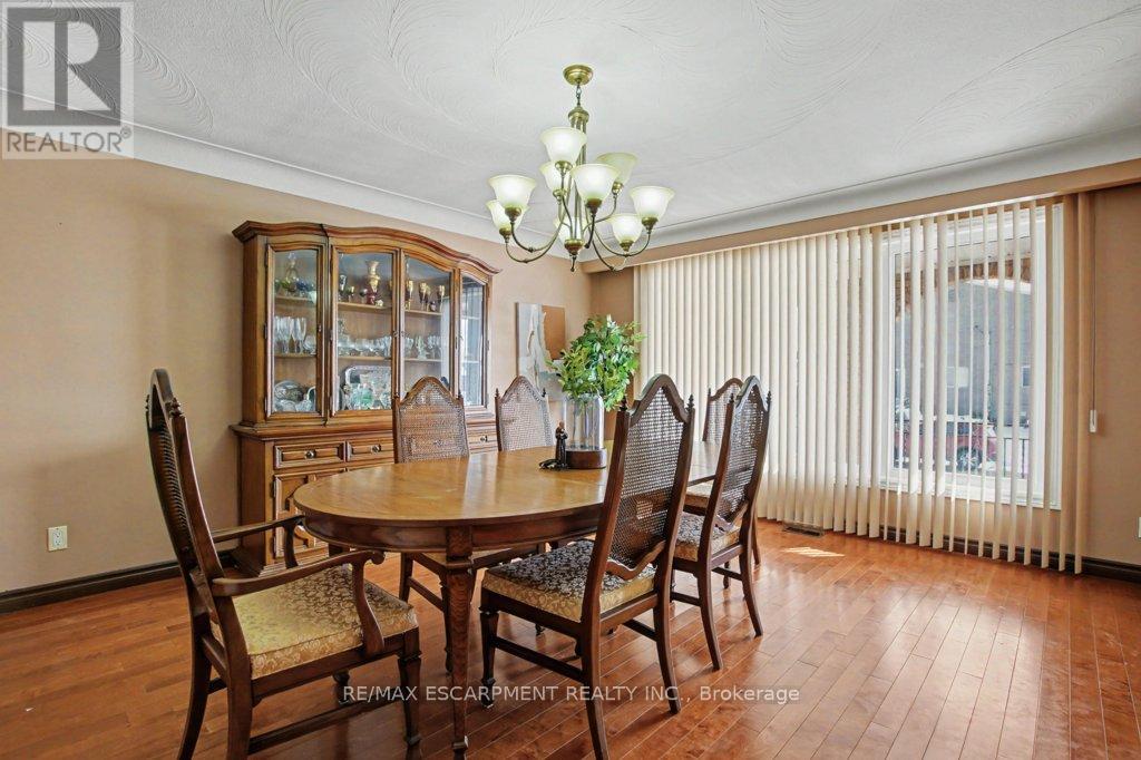 18 RIDLEY DRIVE - 8