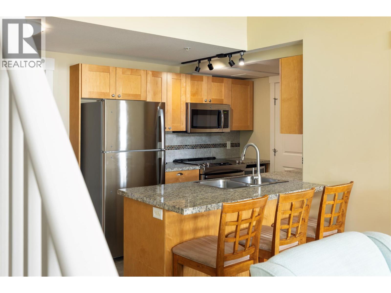 416 4205 Gellatly Road, West Kelowna