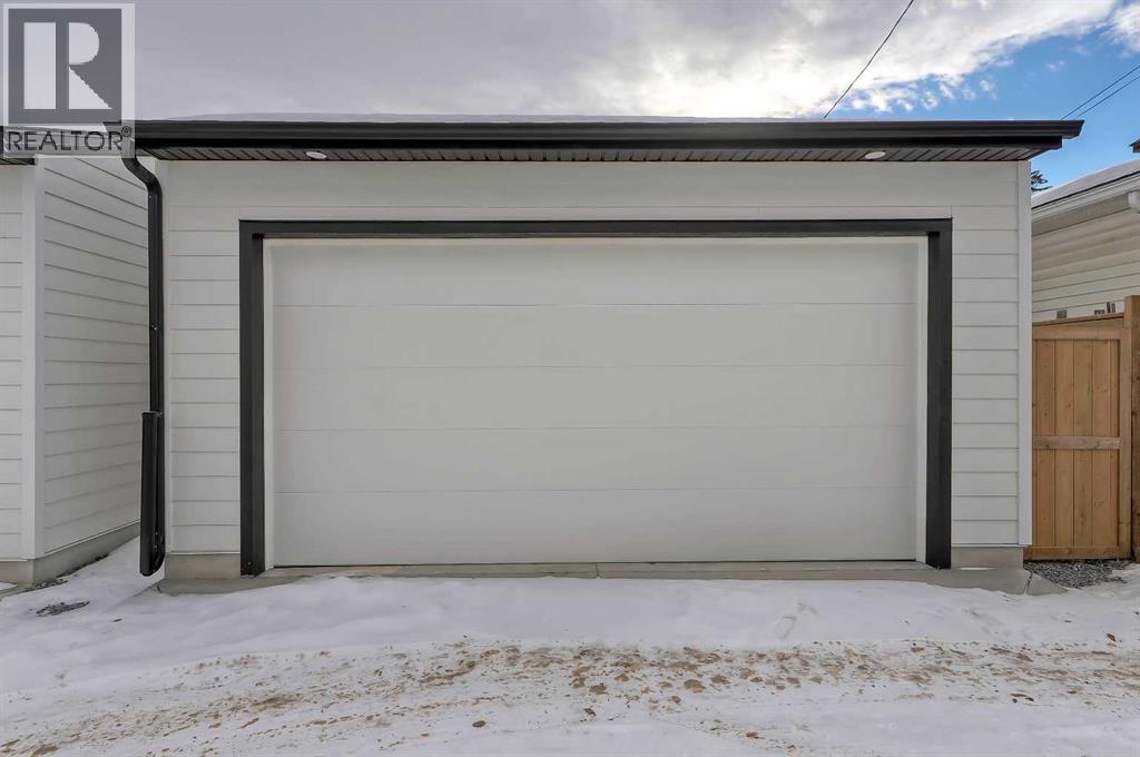 Single Family House for Sale in   Avenue NW Capitol Hill Calgary 