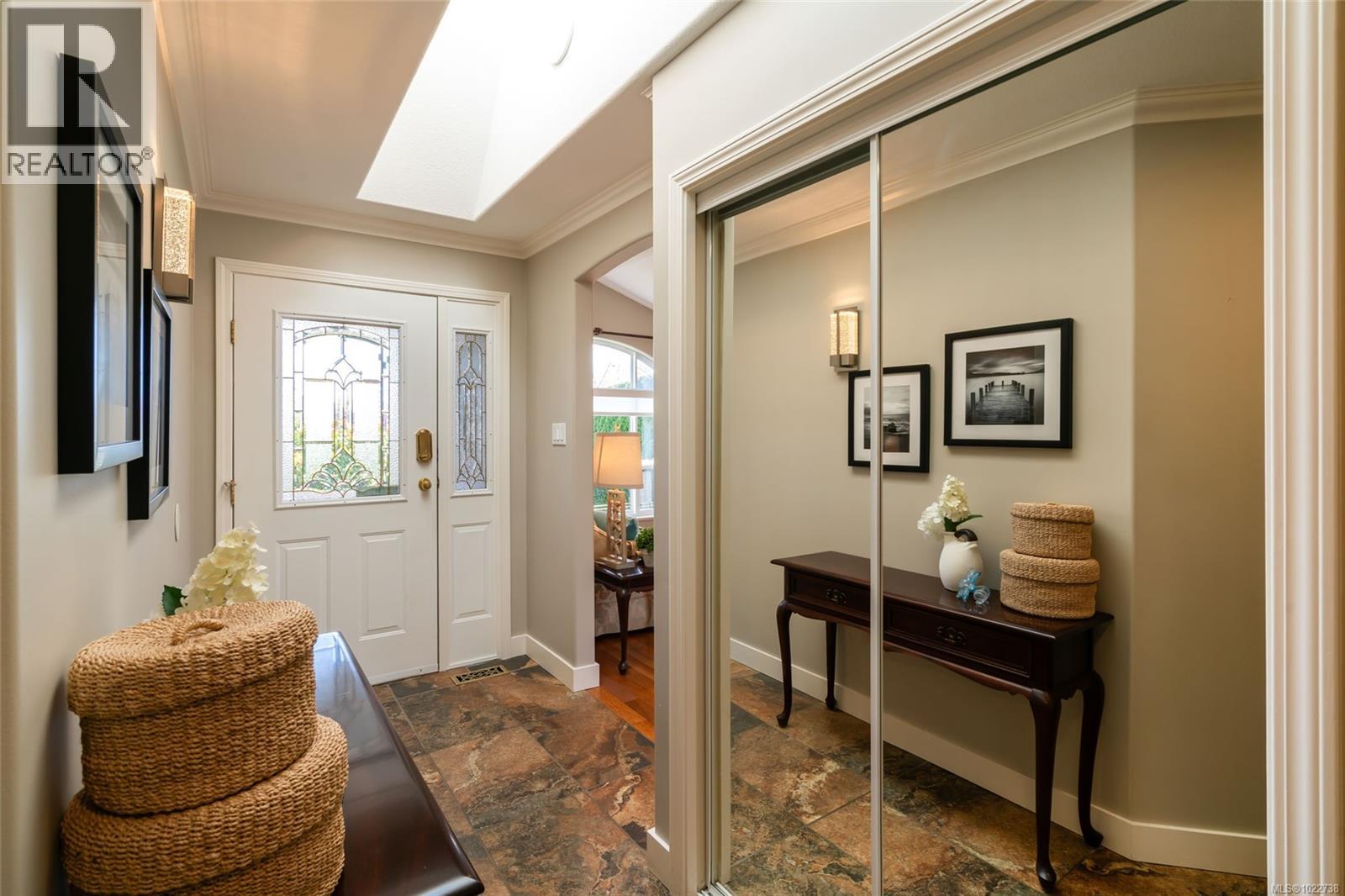 748 Kensington Pl, Qualicum Beach