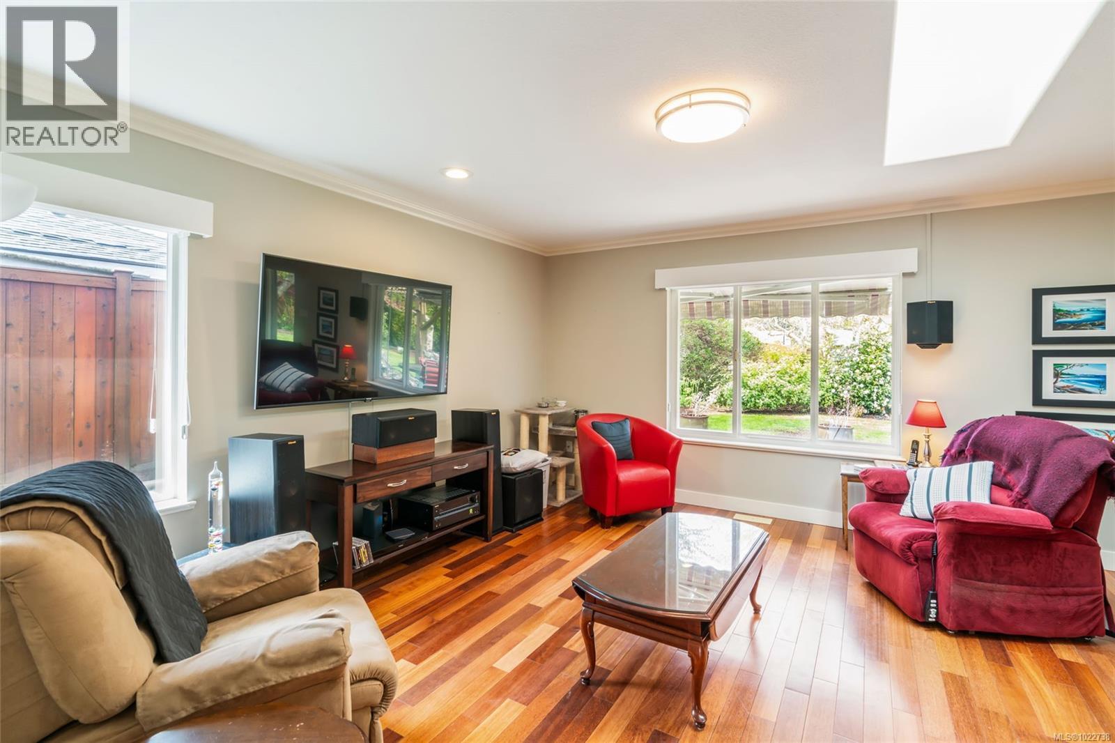 748 Kensington Pl, Qualicum Beach