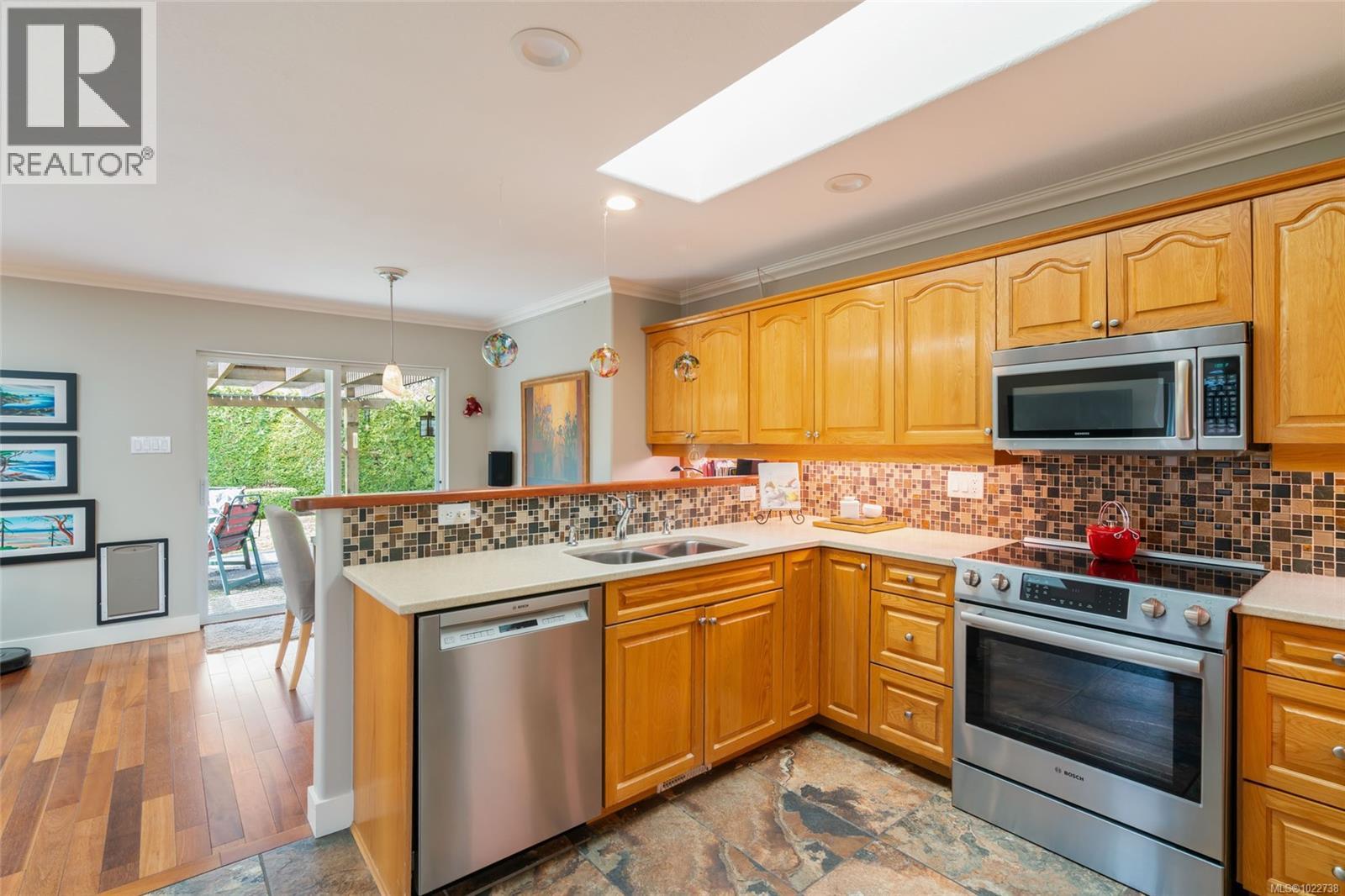 748 Kensington Pl, Qualicum Beach