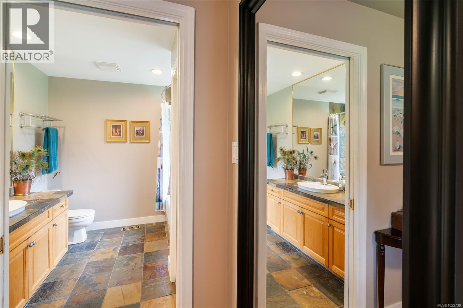 748 Kensington Pl, Qualicum Beach