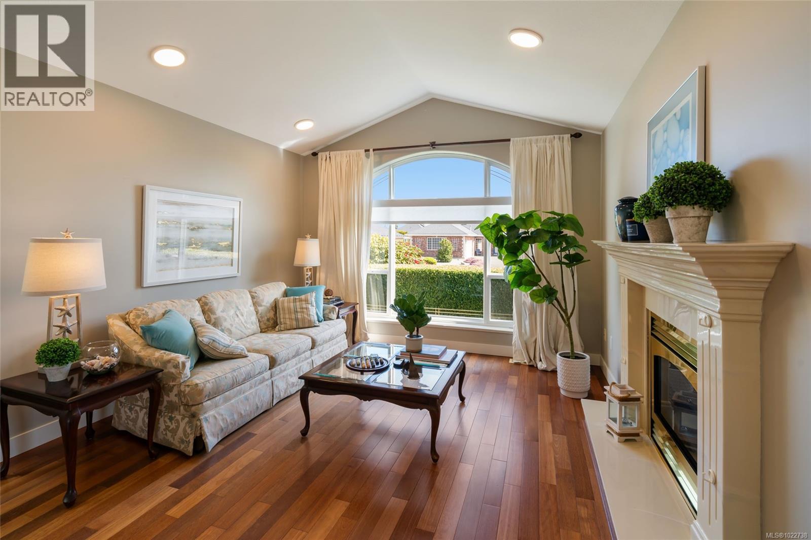 748 Kensington Pl, Qualicum Beach