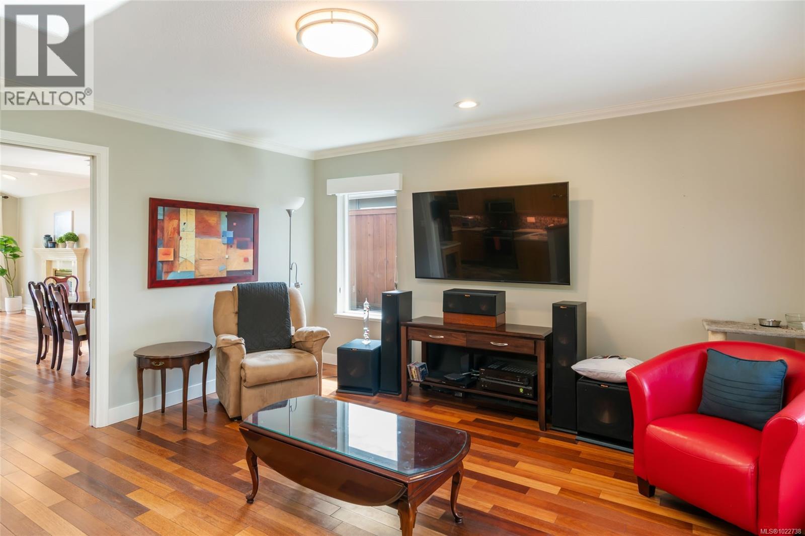 748 Kensington Pl, Qualicum Beach