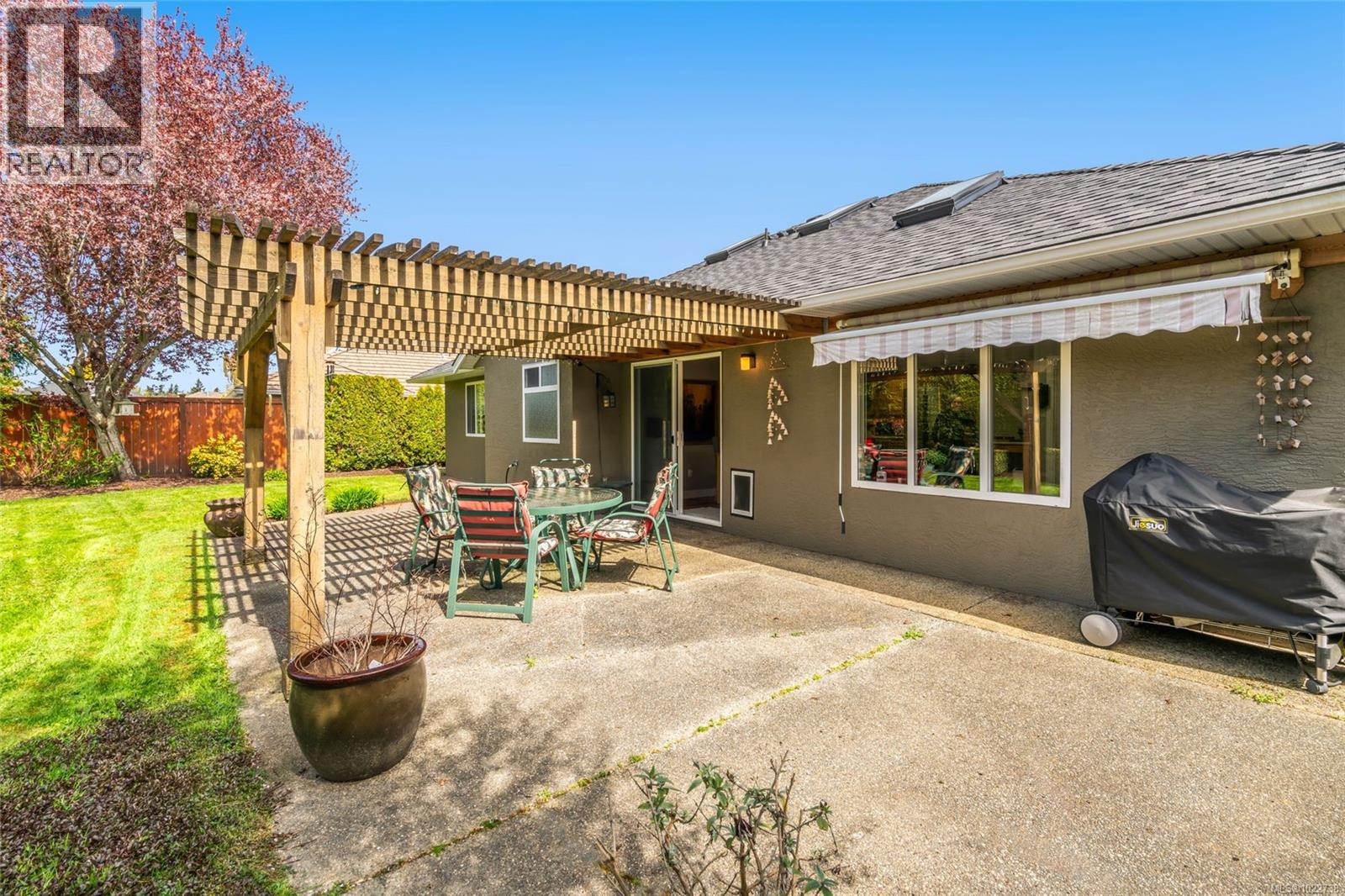 748 Kensington Pl, Qualicum Beach