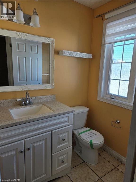 168 WHITTAKER Crescent - Photo 2 of 18, Cambridge, Ontario