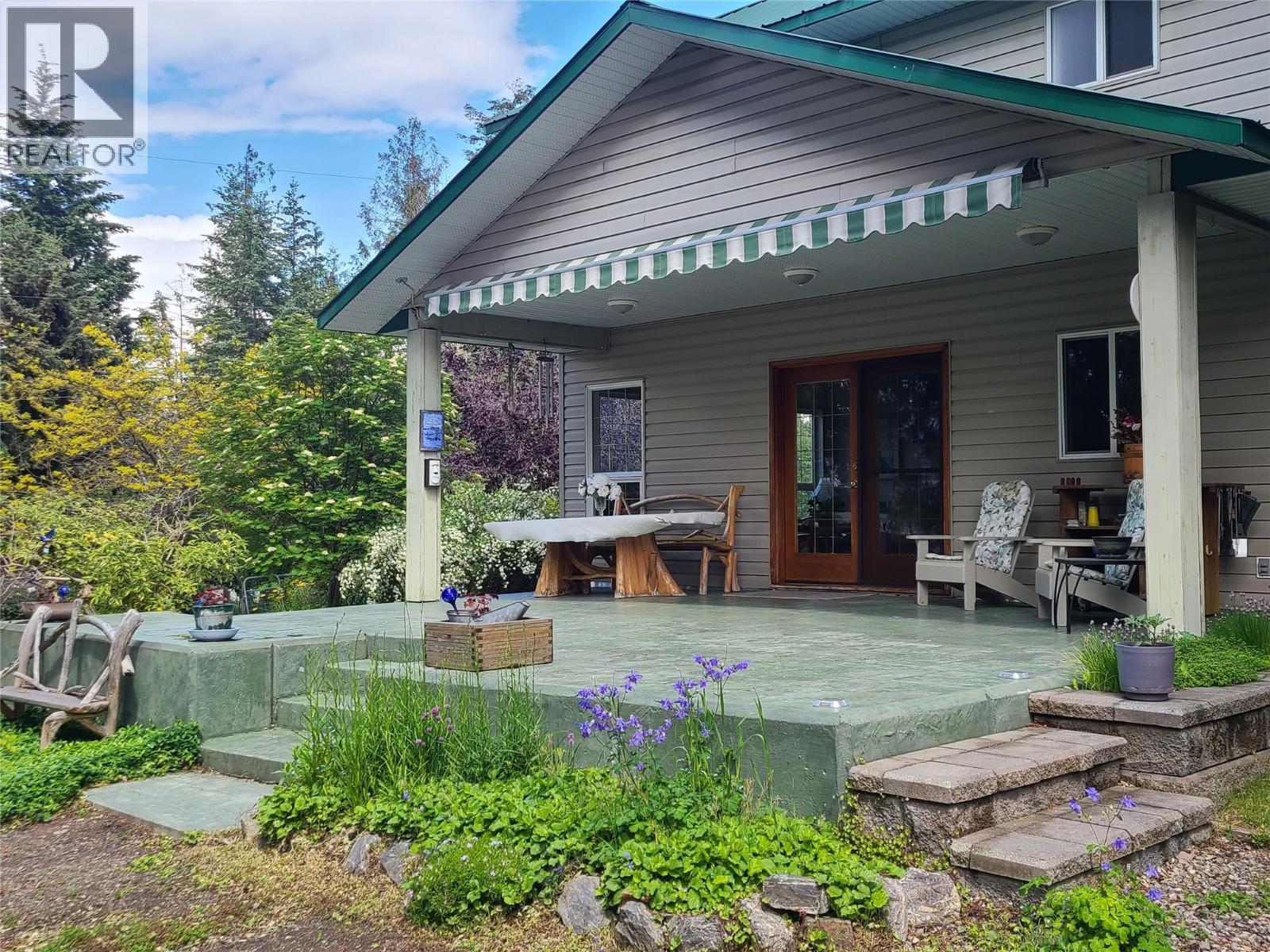 1756 Blind Bay Road, Blind Bay