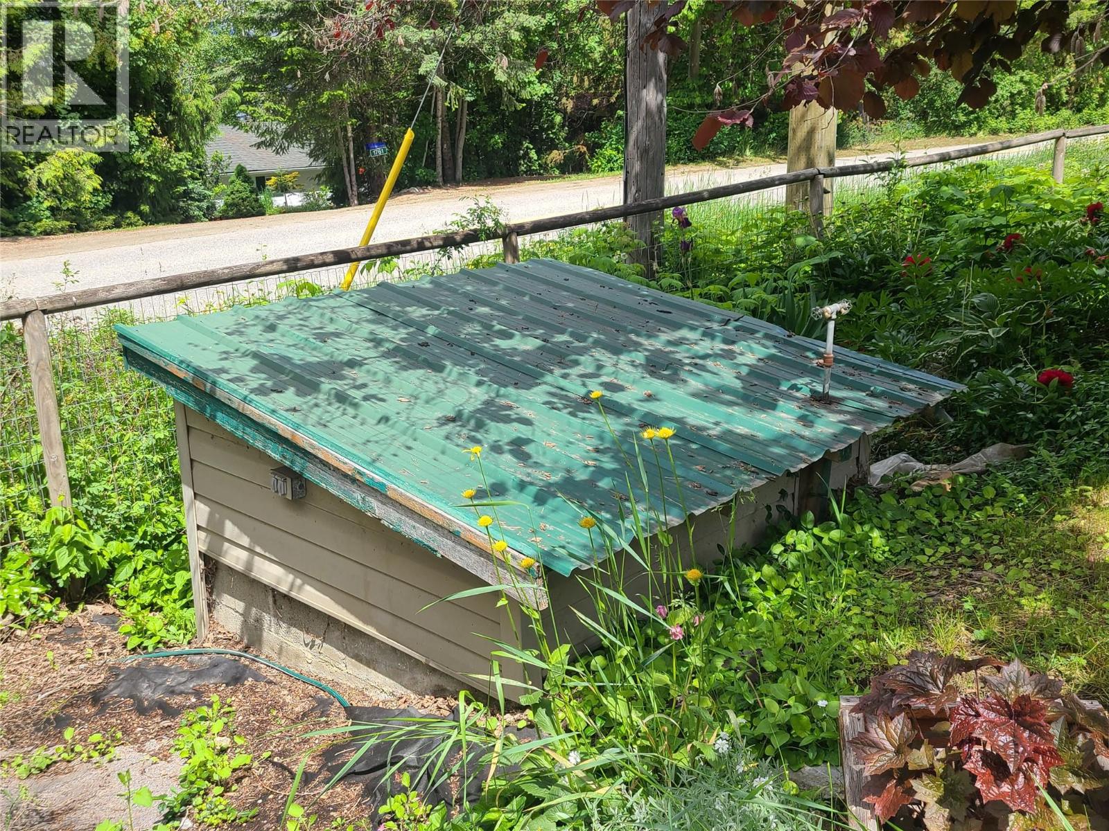 1756 Blind Bay Road, Blind Bay