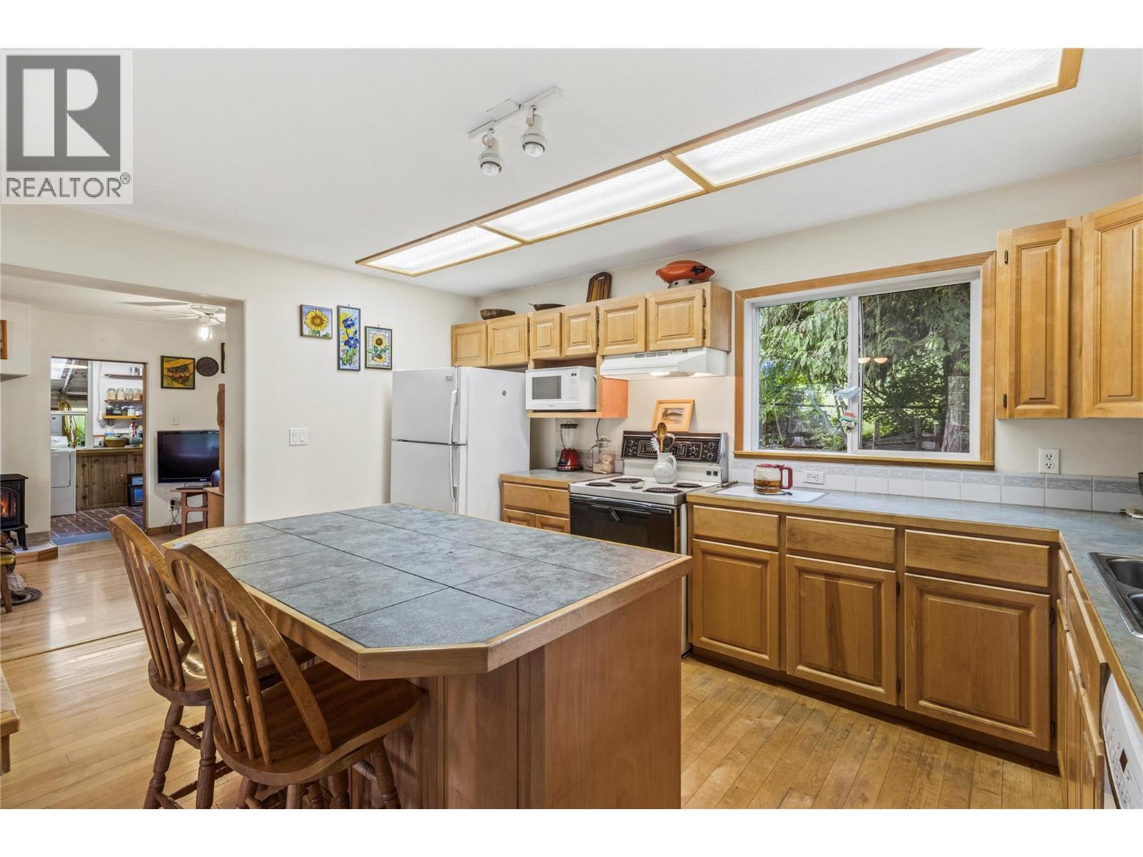 1756 Blind Bay Road, Blind Bay