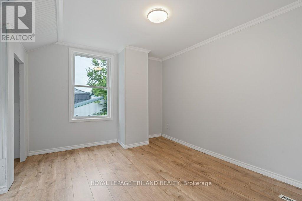 Single Family House for Sale in  CATHERINE STREET North Middlesex (Parkhill) 