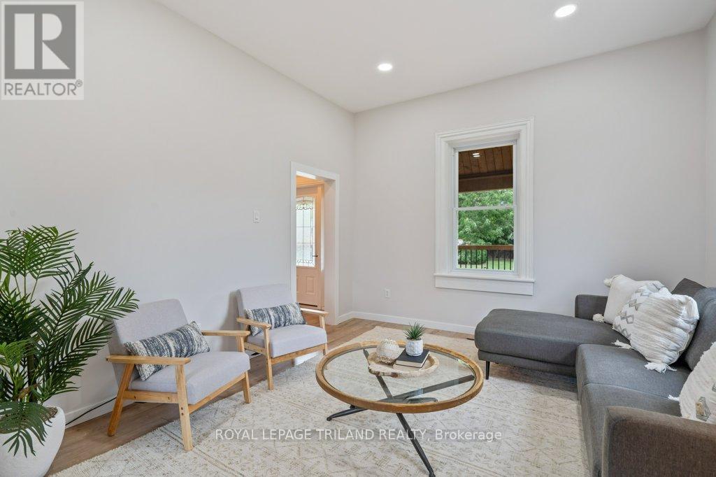 Single Family House for Sale in  CATHERINE STREET North Middlesex (Parkhill) 