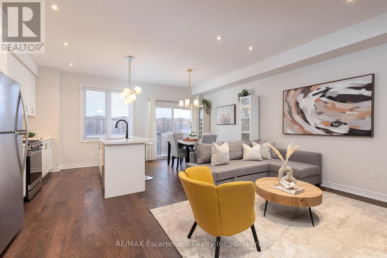 31 PINOT CRESCENT - Photo 5 of 21, Hamilton (Fruitland), Ontario